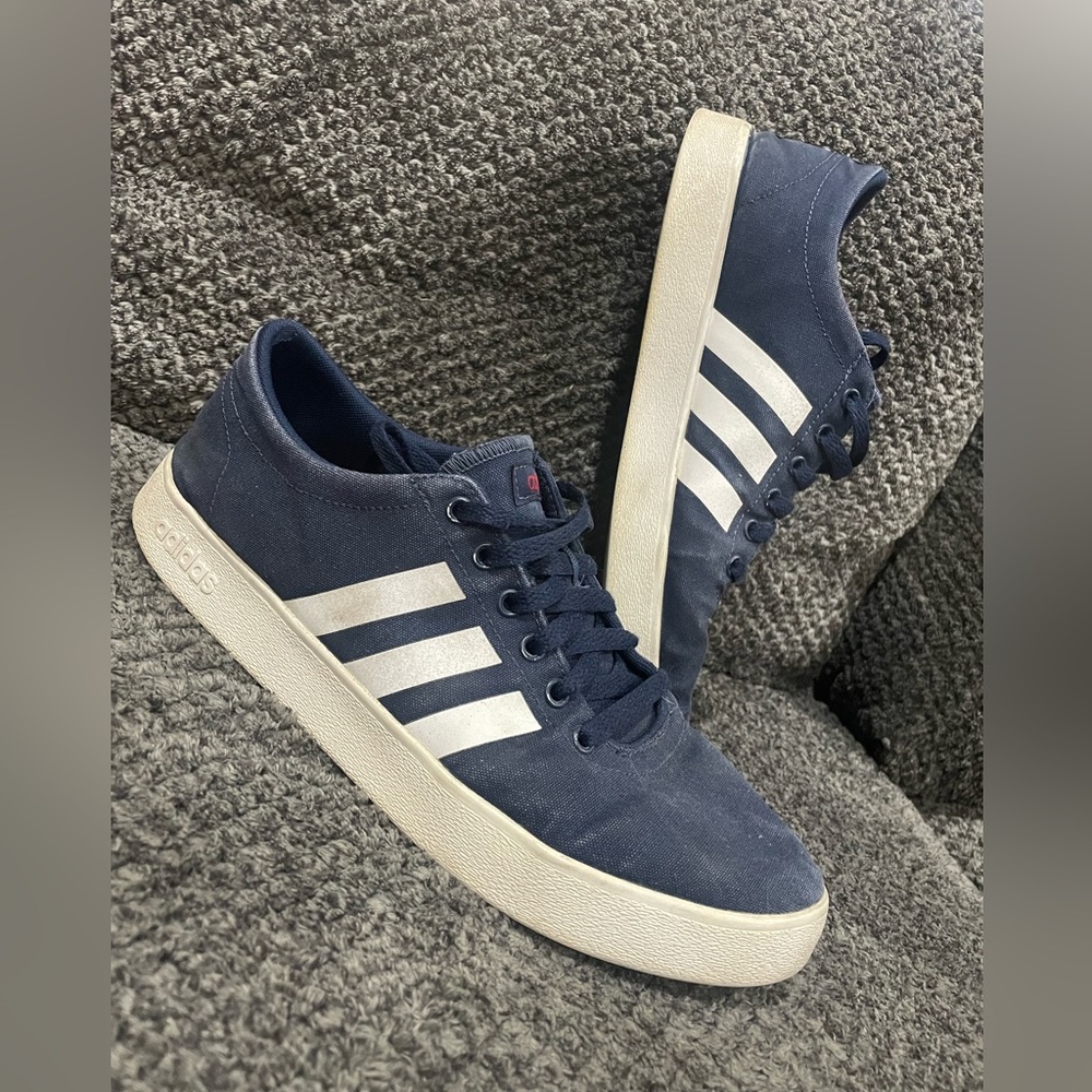 Men’s Blue Adidas Court VL 2.0 Shoes size 10.5